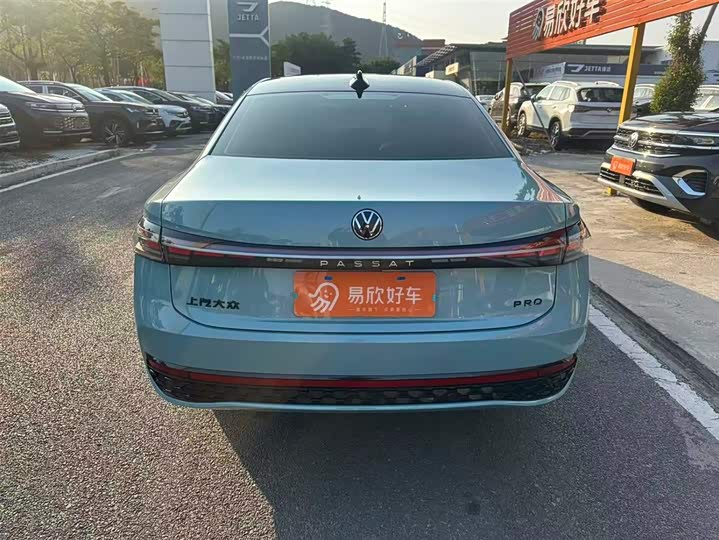 Фото 8 - Volkswagen Passat