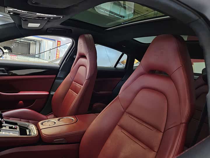 Фото 13 - Porsche Panamera