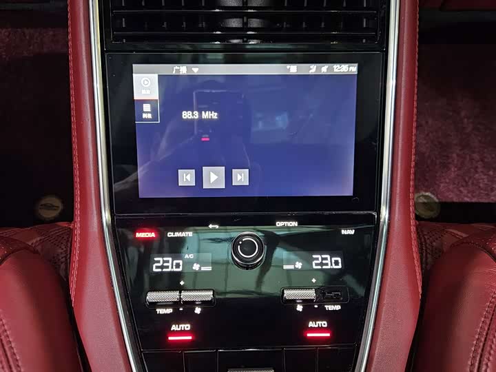 Фото 15 - Porsche Panamera