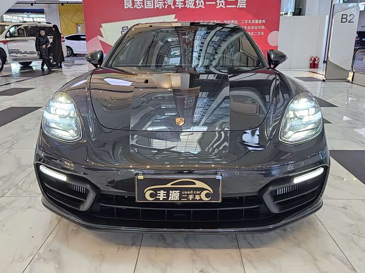 Фото 2 - Porsche Panamera