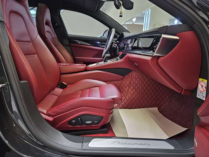 Фото 22 - Porsche Panamera