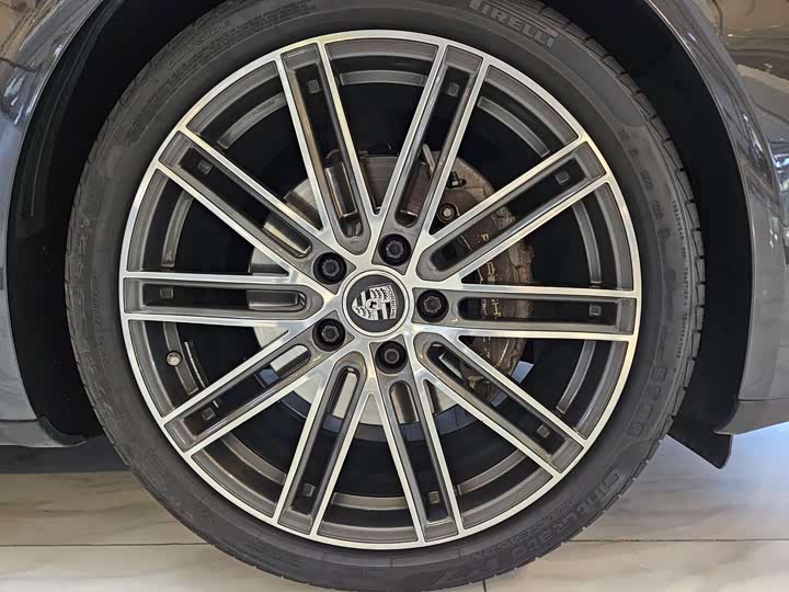 Фото 24 - Porsche Panamera