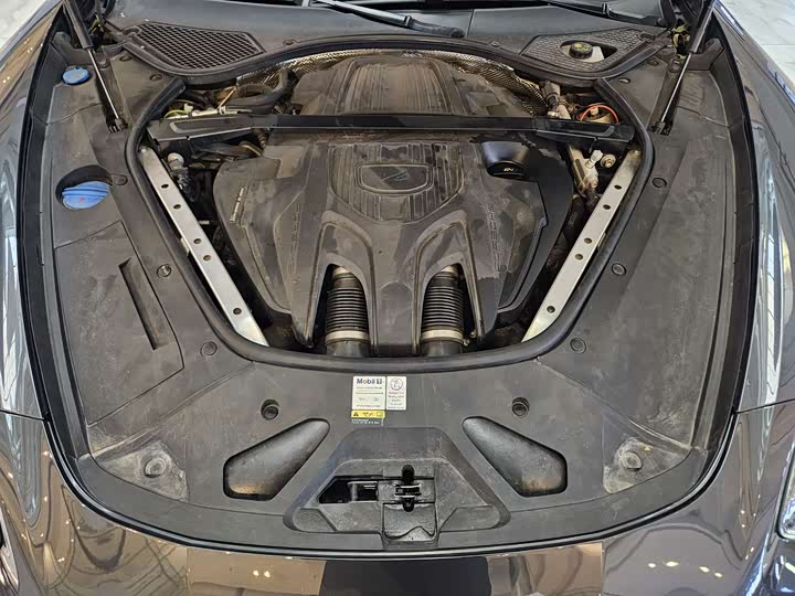 Фото 25 - Porsche Panamera