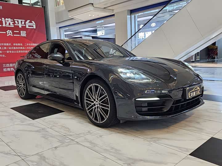 Фото 3 - Porsche Panamera