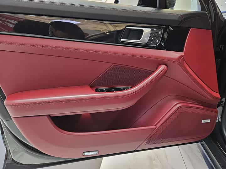 Фото 5 - Porsche Panamera