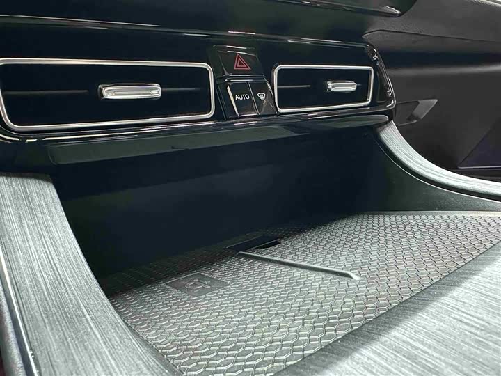 Фото 16 - GAC Trumpchi GS8