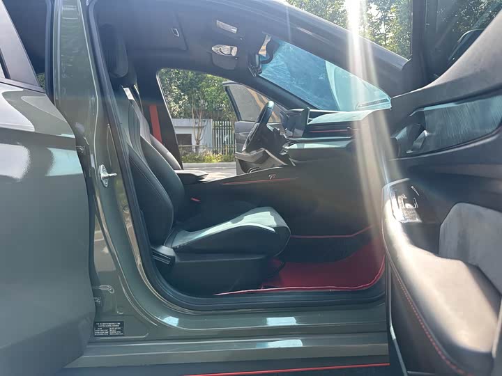 Фото 13 - Geely Binrui