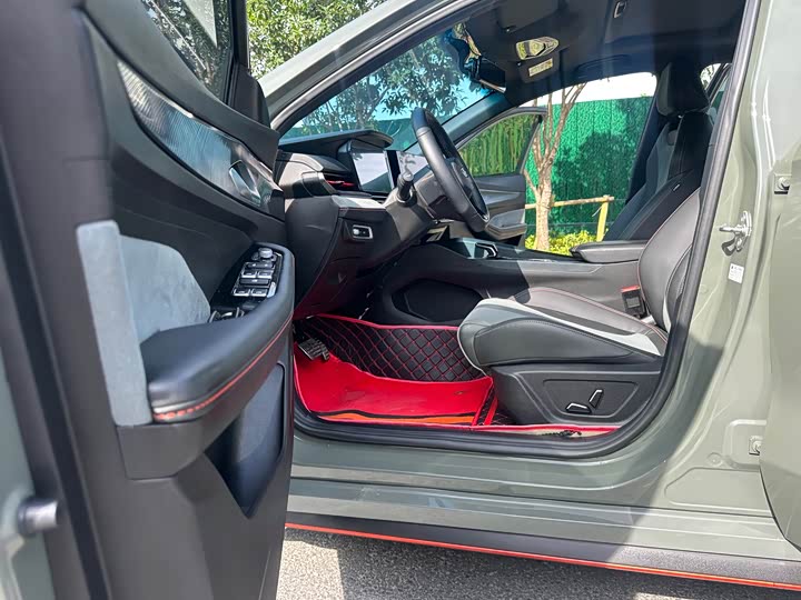 Фото 16 - Geely Binrui