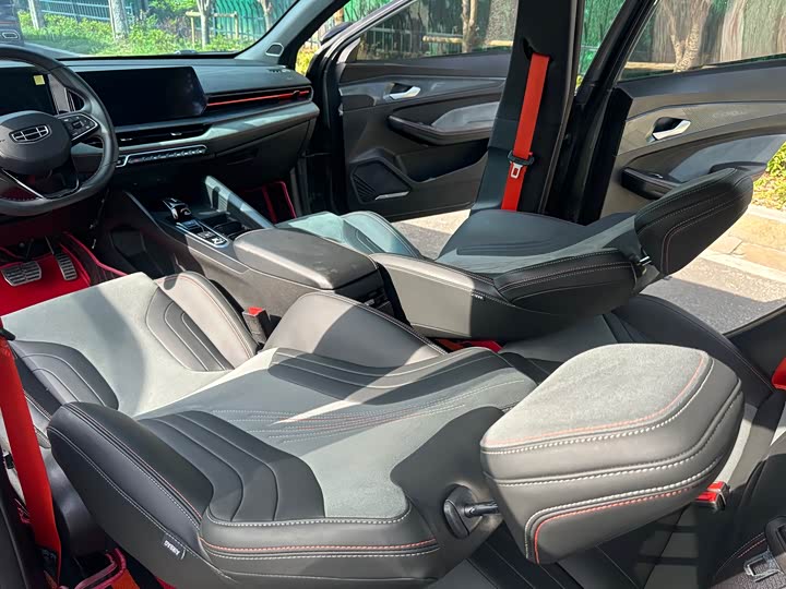 Фото 17 - Geely Binrui