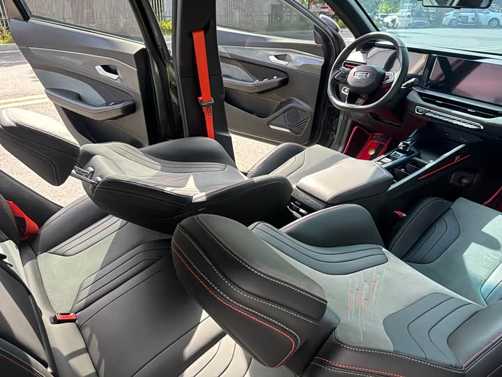 Фото 19 - Geely Binrui