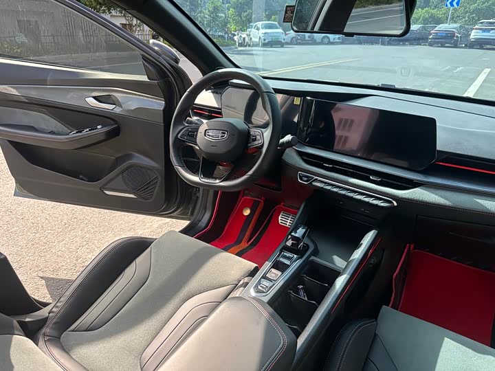 Фото 21 - Geely Binrui