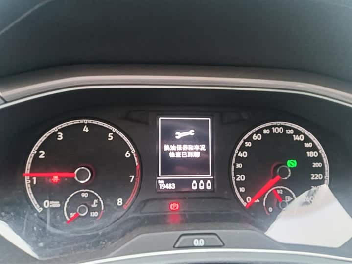 Фото 14 - Volkswagen T-Roc