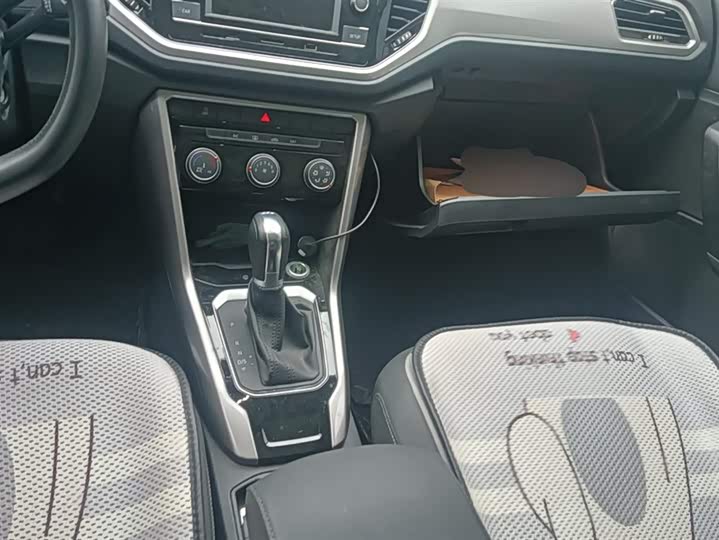 Фото 16 - Volkswagen T-Roc