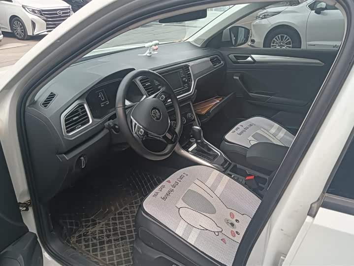 Фото 9 - Volkswagen T-Roc