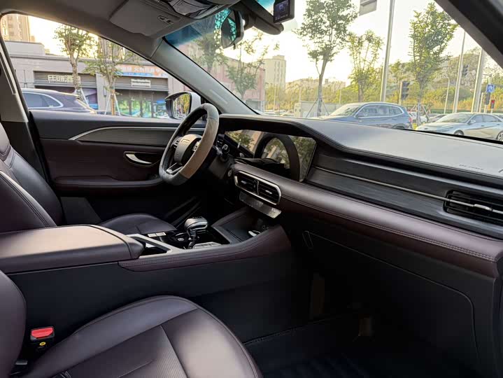 Фото 12 - Jetour X90