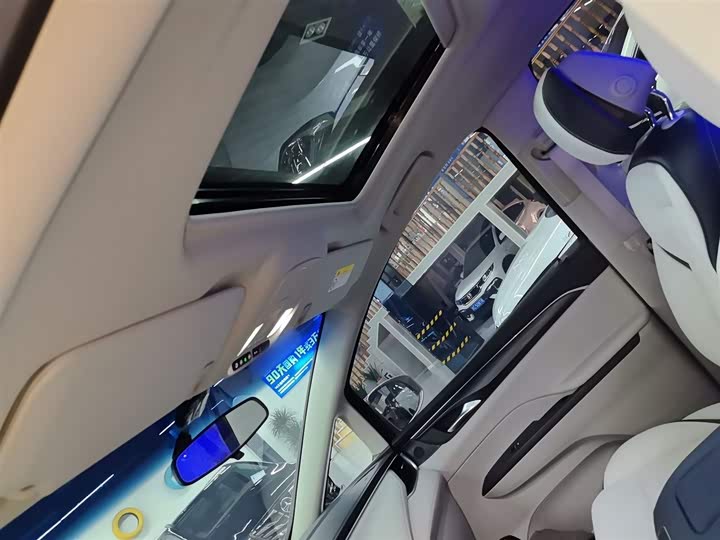 Фото 18 - Buick GL8 ES