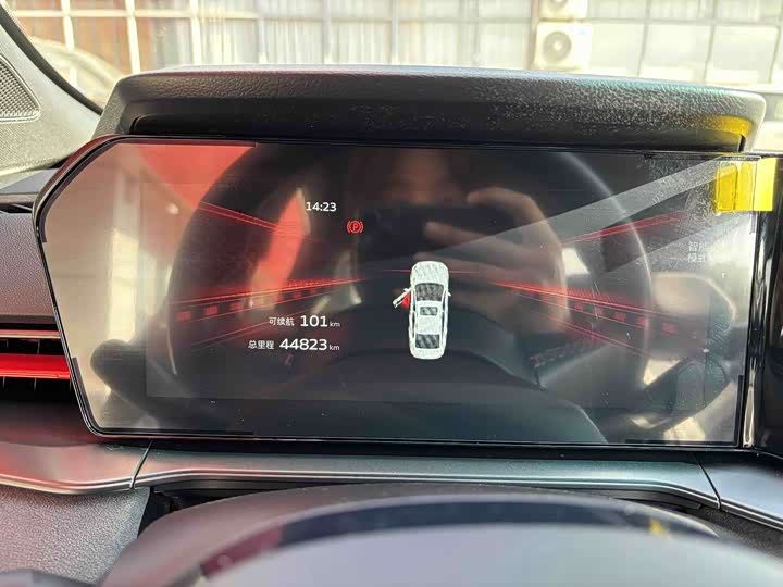 Фото 10 - Geely Binrui