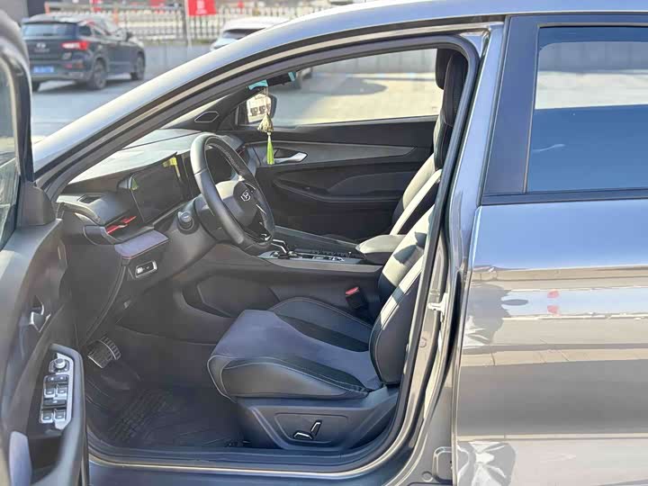 Фото 4 - Geely Binrui