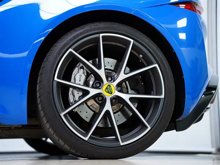 Фото 22 - Lotus Emira