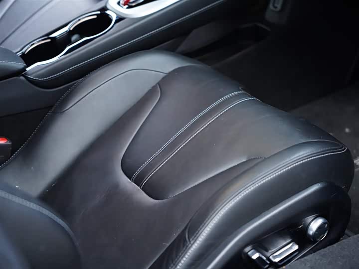 Фото 37 - Lotus Emira