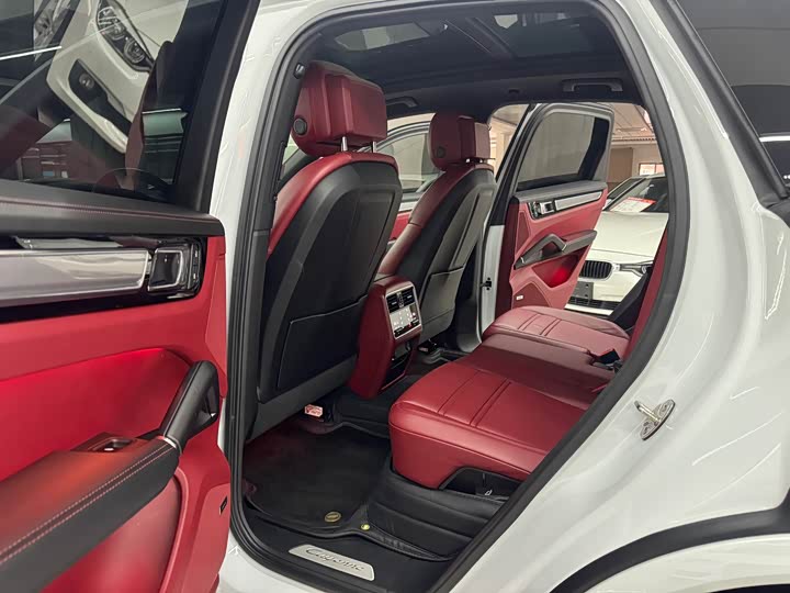 Фото 13 - Porsche Cayenne