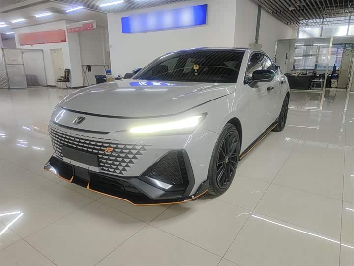 Фото 1 - Changan UNI-V