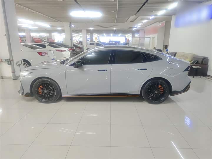 Фото 10 - Changan UNI-V