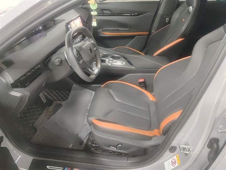 Фото 11 - Changan UNI-V