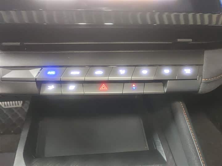 Фото 17 - Changan UNI-V