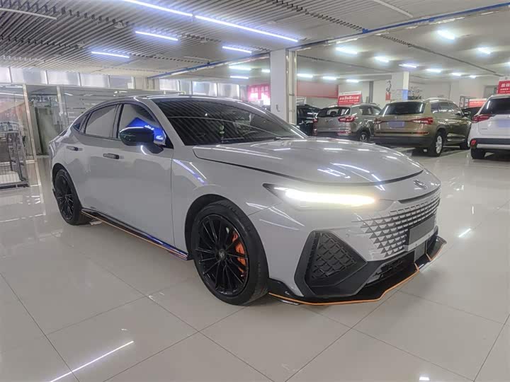 Фото 6 - Changan UNI-V