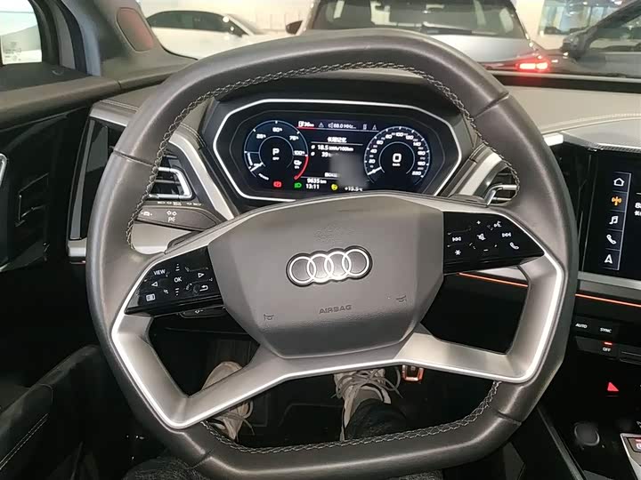 Фото 11 - Audi Q4 e-tron