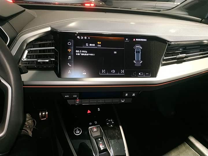 Фото 13 - Audi Q4 e-tron