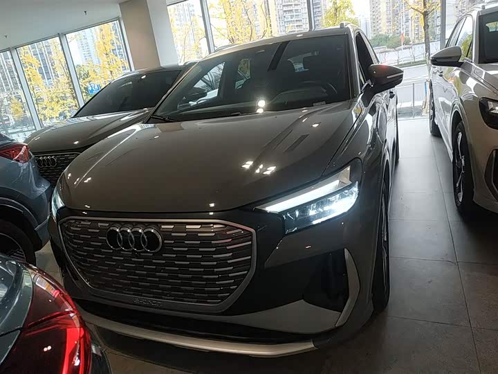 Фото 3 - Audi Q4 e-tron