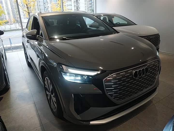 Фото 4 - Audi Q4 e-tron