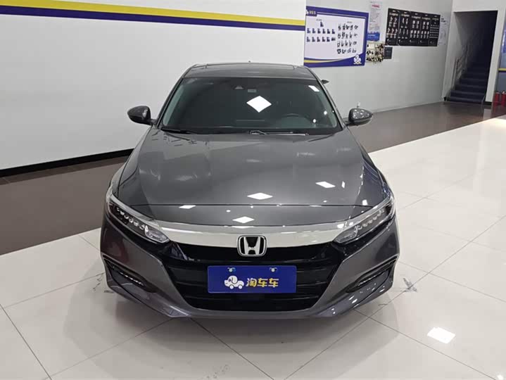 Фото 2 - Honda Accord