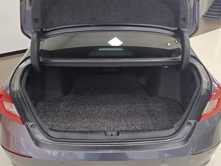 Фото 4 - Honda Accord