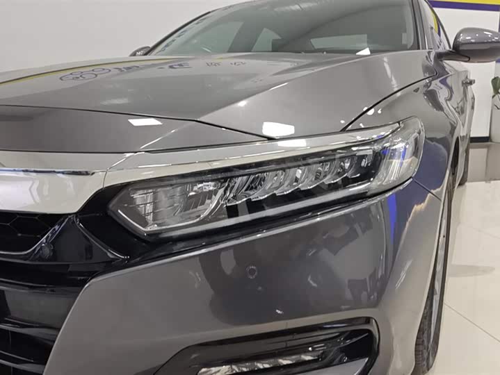 Фото 5 - Honda Accord