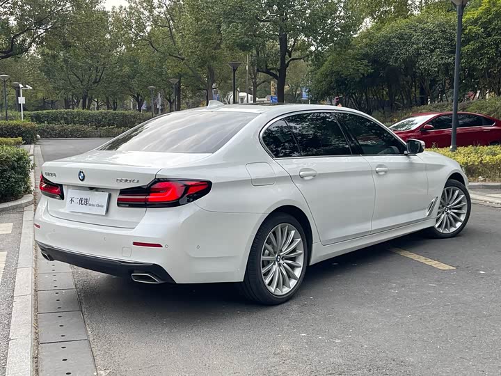 Фото 10 - BMW 5 Series