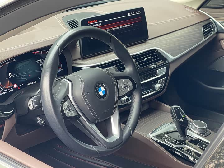 Фото 12 - BMW 5 Series