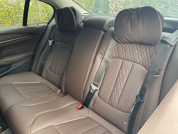 Фото 16 - BMW 5 Series