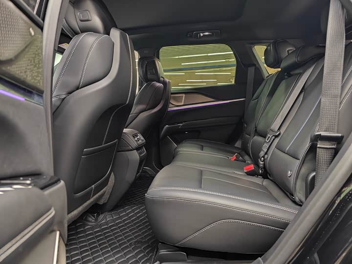 Фото 11 - Cadillac XT5