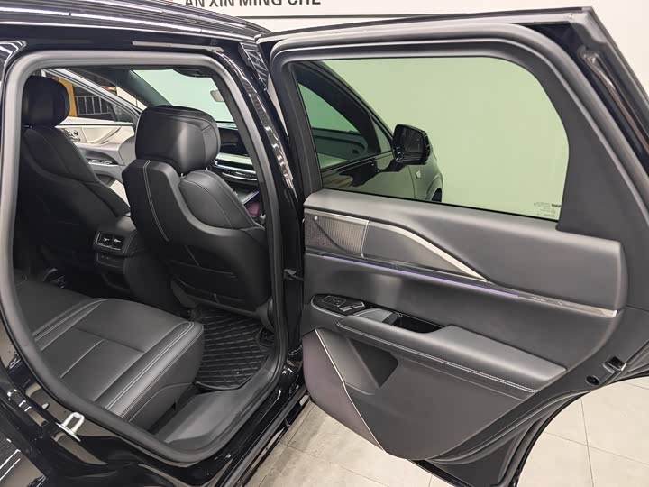 Фото 13 - Cadillac XT5