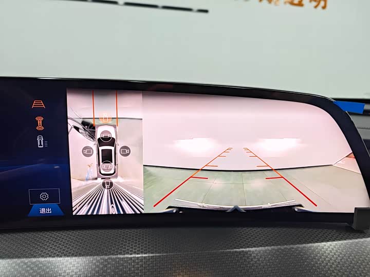 Фото 14 - Cadillac XT5