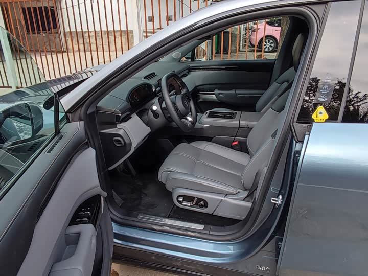 Фото 14 - Zeekr 7X