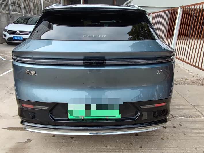 Фото 4 - Zeekr 7X