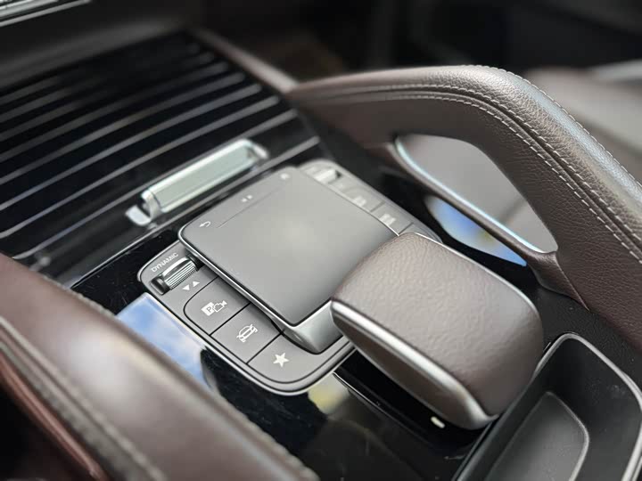 Фото 13 - Mercedes-Benz GLE-Class