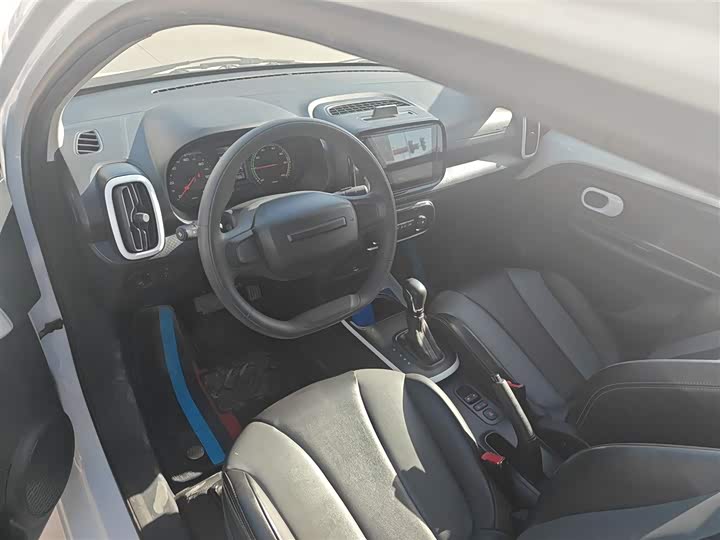 Фото 10 - Roewe Clever