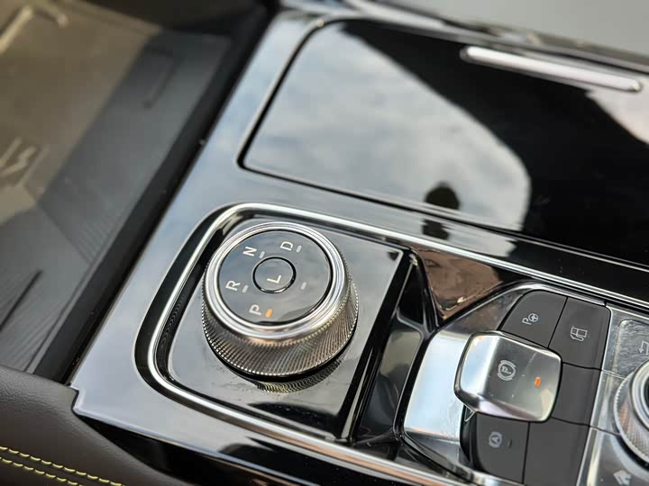 Фото 12 - Ford Equator Sport Hybrid