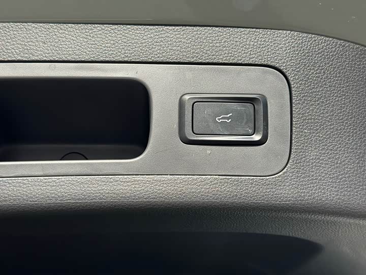 Фото 19 - Ford Equator Sport Hybrid