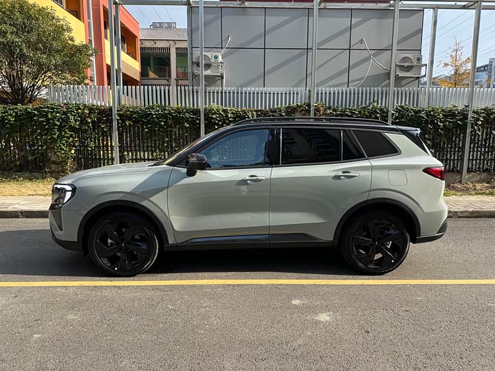 Фото 5 - Ford Equator Sport Hybrid